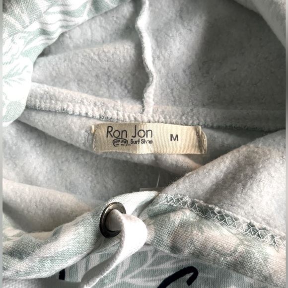 Ron Jon hoodie in like new condition. (Size M) with tag (tag not attached) - Picture 5 of 5